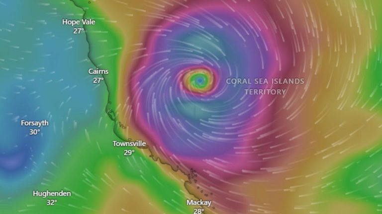 Cyclone Kirrily could form by end of day as northern Australia remains on storm, flood watch